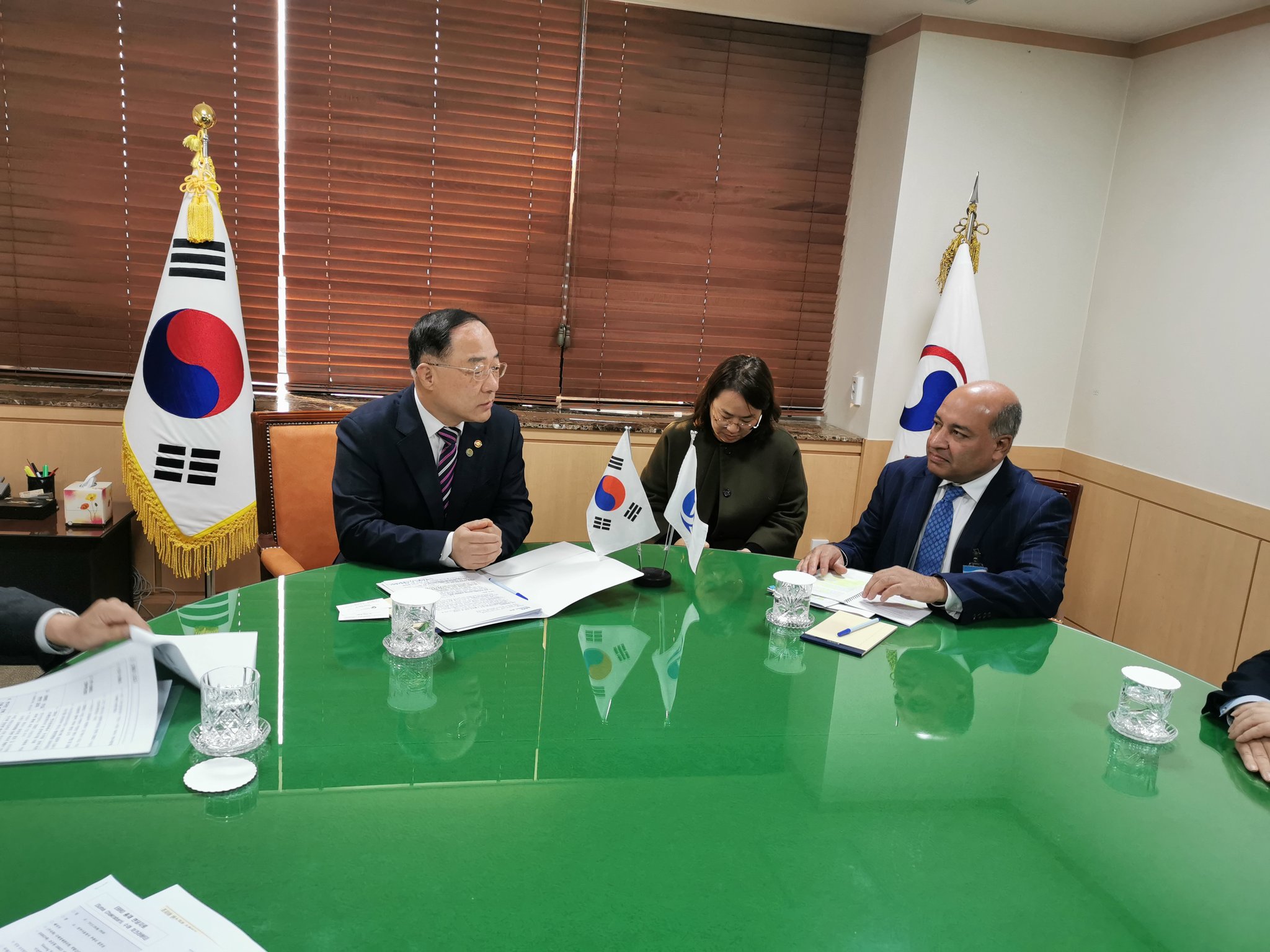 وزير المالية الكوري الجنوبي هونج نام كي (تويتر )
