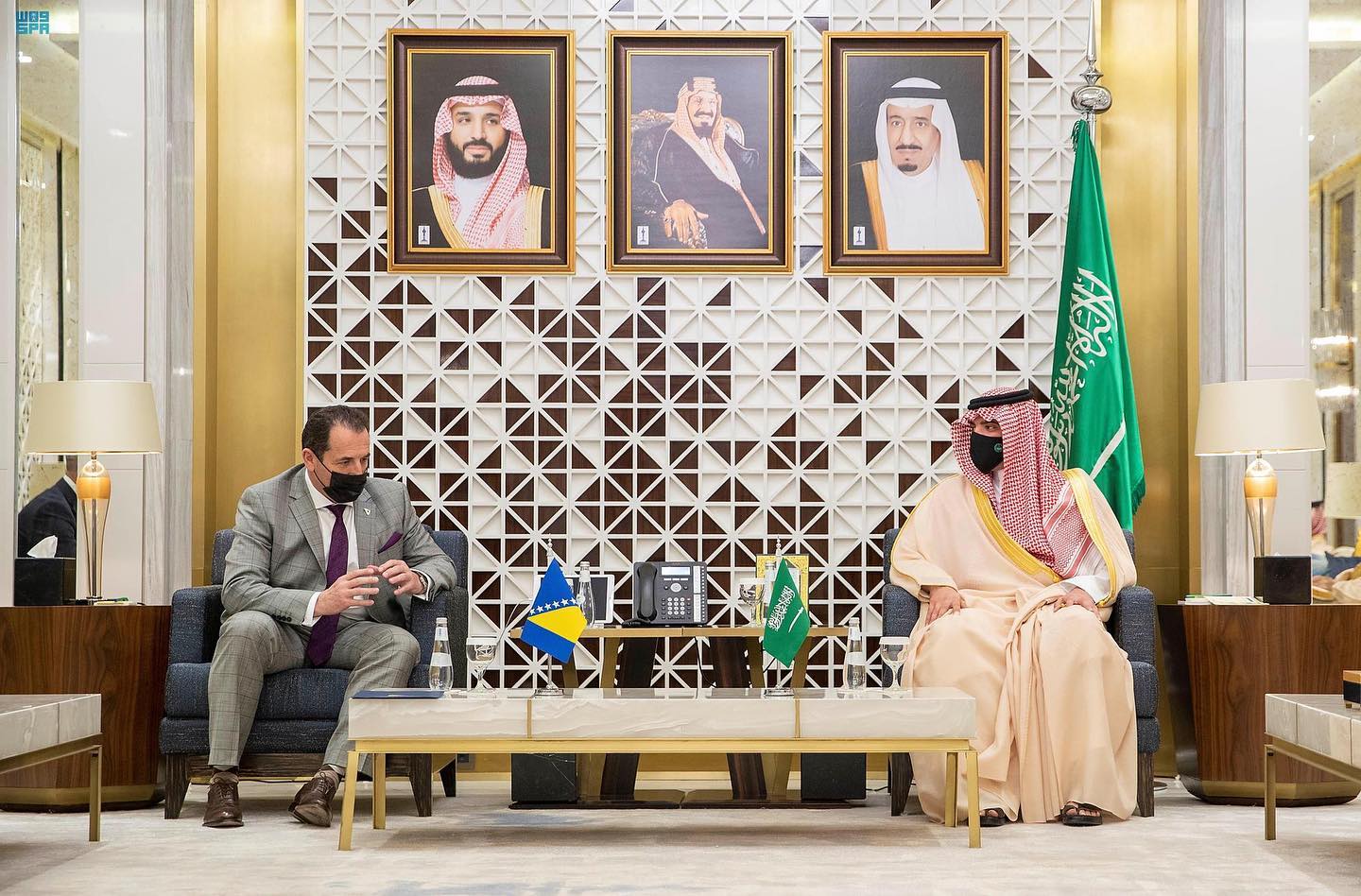 الأمير عبدالعزيز بن سعود يستقبل وزير الأمن بجمهورية البوسنة والهرسك (واس )