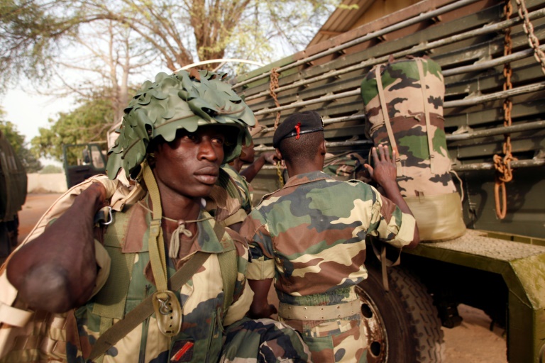   جنود سنغاليون في معسكر بارنيي قرب دكار في 2 شباط/فبراير 2013 (أ ف ب).