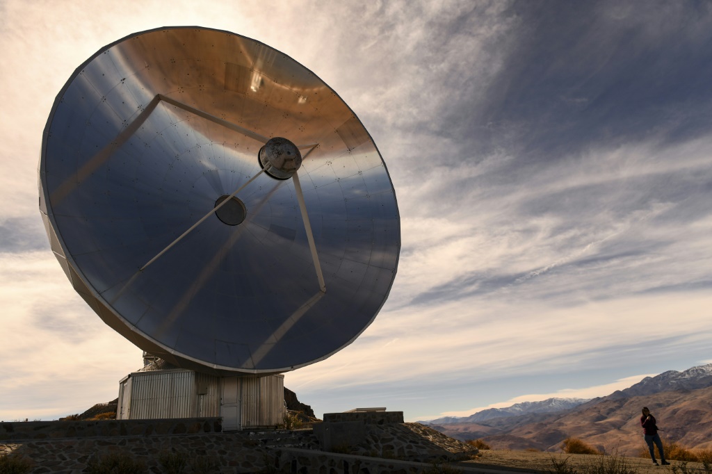 صورة لتلسكوب SEST في صحراء أتاكاما التشيلية في 6 حزيران/يونيو 2019 (أ ف ب)