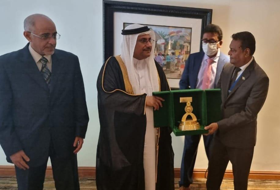 خلال اللقاء الذي جمع بين رئيس البرلمان العربي ومعالي السيد منظور نادر رئيس برلمان جمهورية جيانا بأمريكا اللاتينية (الأمة برس)