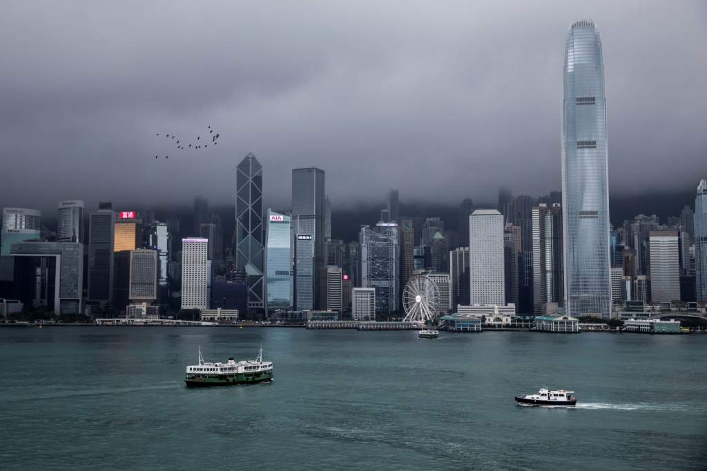    ميناء فيكتوريا في هونغ كونغ في 25 آذار/مارس 2022 (أ ف ب)