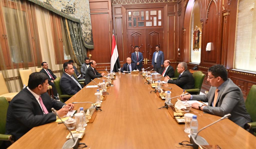 الرئيس اليمني عبدربه منصور هادي مترأسا الاجتماع الاستثنائي (سبأ)