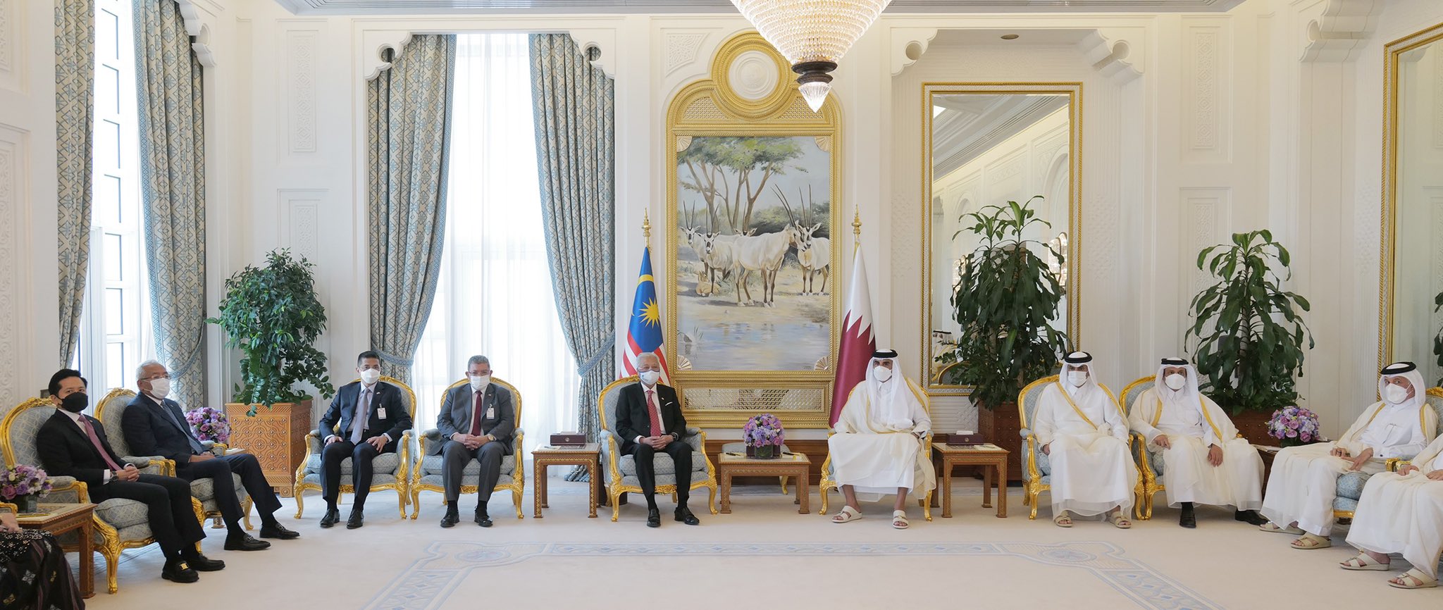  أمير قطر  ورئيس الوزراء الماليزي يعقدان جلسة مباحثات رسمية (قنا)