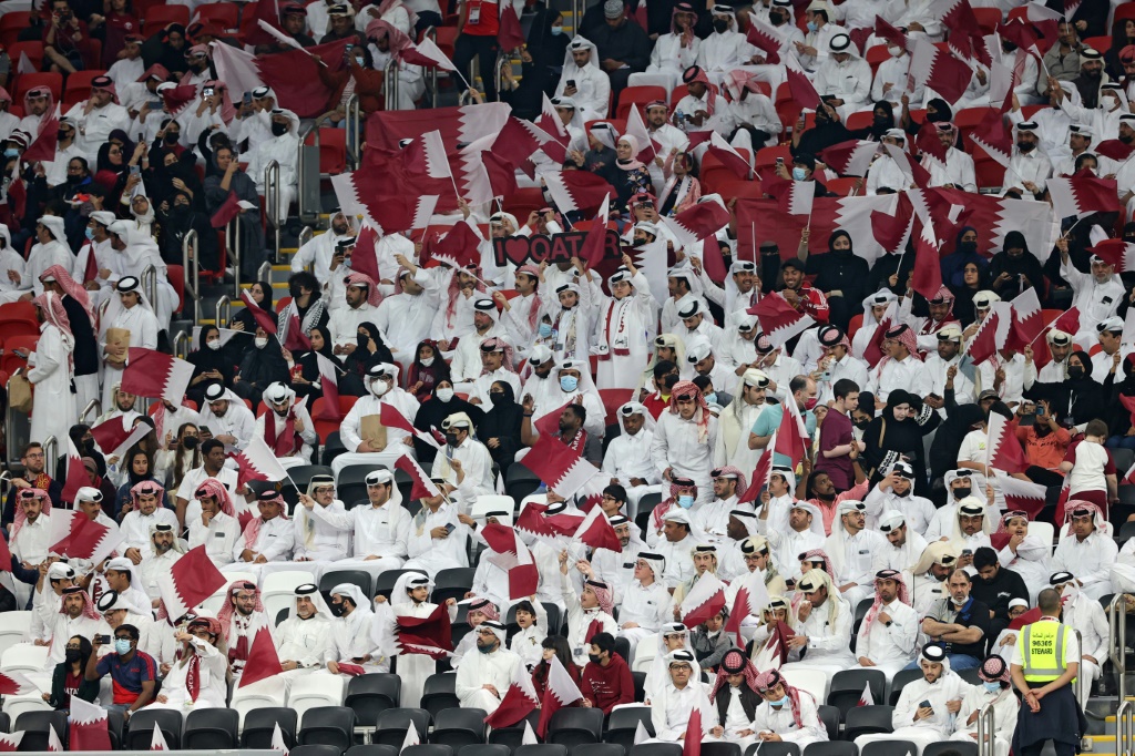 الجماهير في إستاد البيت في بطولة كأس العرب 2021 (ا ف ب)