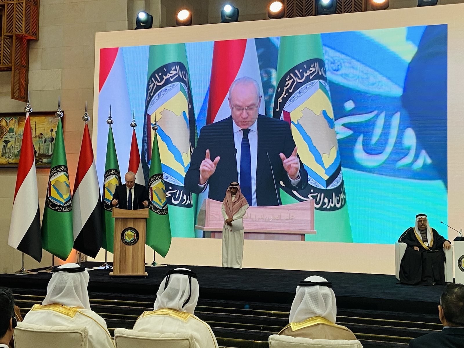 المبعوث الولايات المتحدة الخاص الى اليمن تيم ليندركينغ (تويتر) 