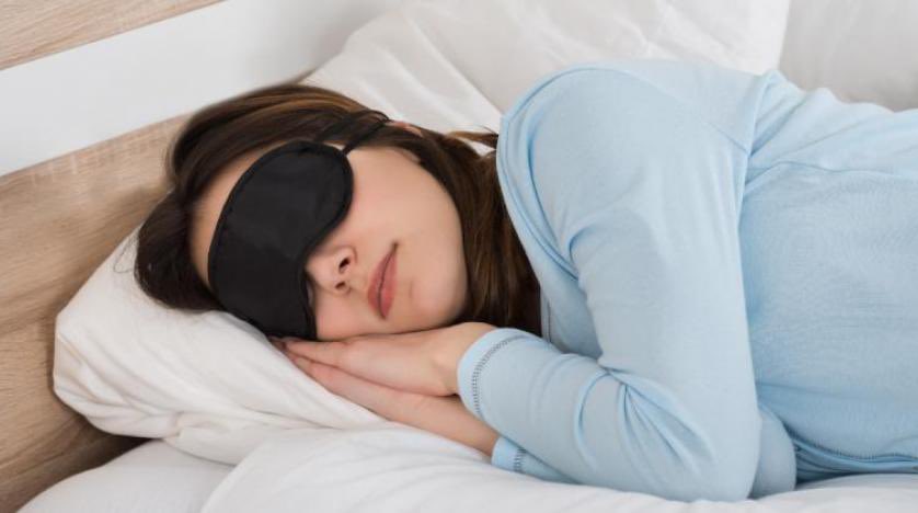 تقسيم النوم ليلاً إلى فترتين يساعد على زيادة الإنتاجية (التواصل الاجتماعي)