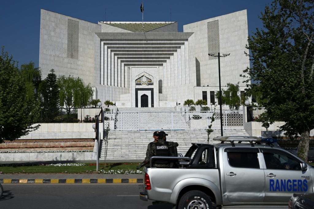 مقر المحكمة العليا في إسلام أباد بتاريخ 5 نيسان/أبريل 2022 (أ ف ب)