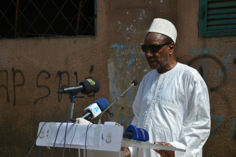  الرئيس السابق المخلوع ألفا كوندي يعود إلى غينيا بعد حصوله على علاج طبي في الإمارات العربية المتحدة  (ا ف ب)