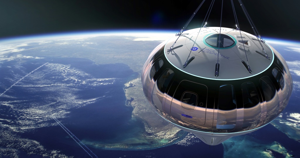 تُظهر هذه الصورة المقدمة من موقع Space Perspective الذي تم إصداره في 7 أبريل 2022 السطح الخارجي لسفينة الفضاء نبتون التي تطفو فوق فلوريدا (أ ف ب)   