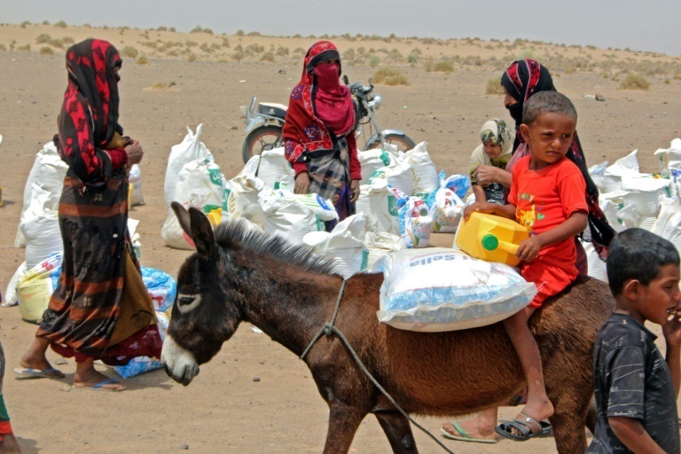 اليمنيون يواجهون نقصا حادا في الغذاء والدواء (ا ف ب)