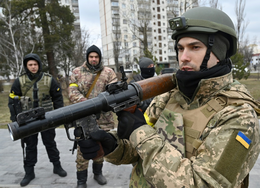 من بين كل ما قدمته الولايات المتحدة وأصدقاؤها لأوكرانيا، كانت الأسلحة هي الأهم (أ ف ب)