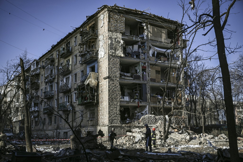 صورةمن الدمار الذي احدثته العمليات العسكرية الروسية في أوكرانيا (أ ف ب)