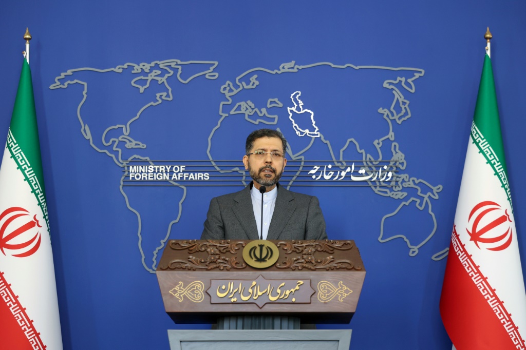 المتحدث باسم وزارة الخارجية الإيرانية سعيد خطيب زاده خلال مؤتمر صحافي في طهران بتاريخ 11 نيسان/ابريل 2022(ا ف ب)