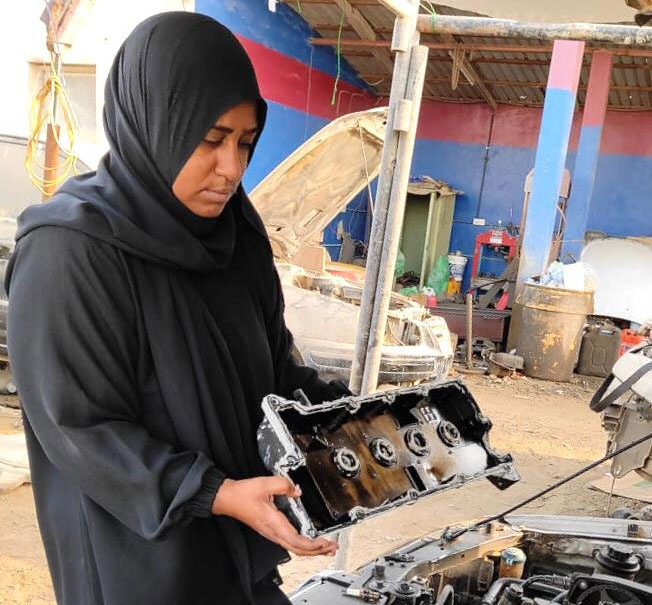 صيانة محرك السيارة أمر سهل