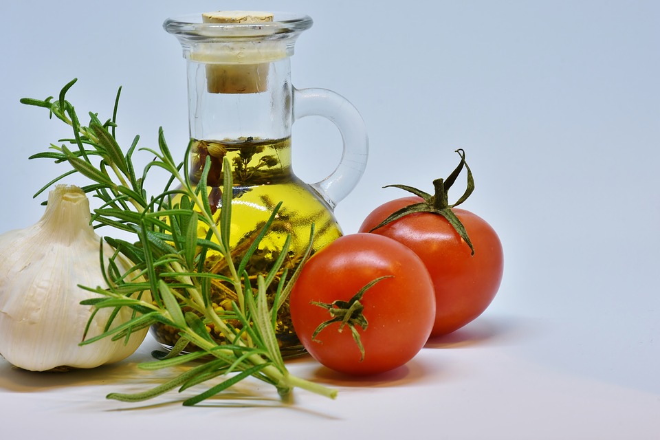 الطهي بالزيوت النباتية قد يكون أكثر خطورة من استخدام الدهون المشبعة (بيكساباي)