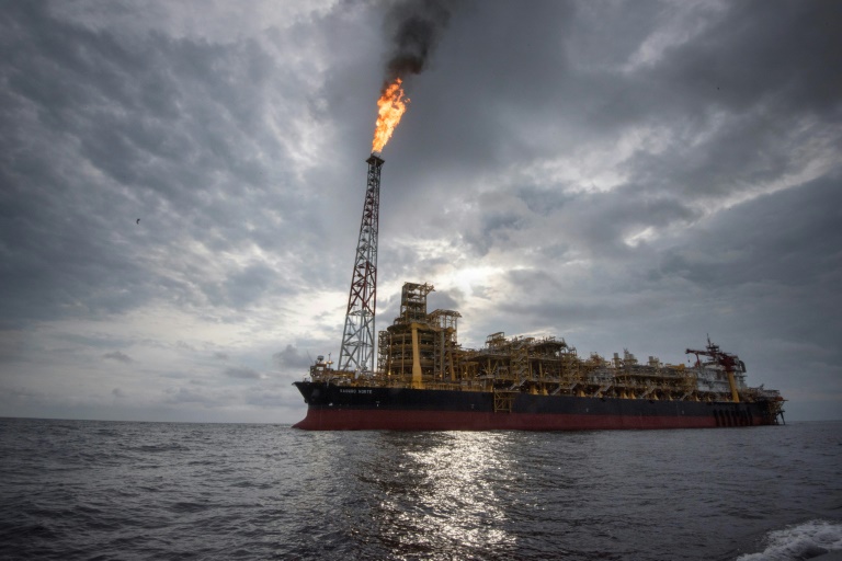 سفينة عائمة لتخزين النفط والتفريغ تابعة لشركة توتال قبالة سواحل نيجيريا في 8 تشرين الثاني/نوفمبر 2022 ( أ ف ب )