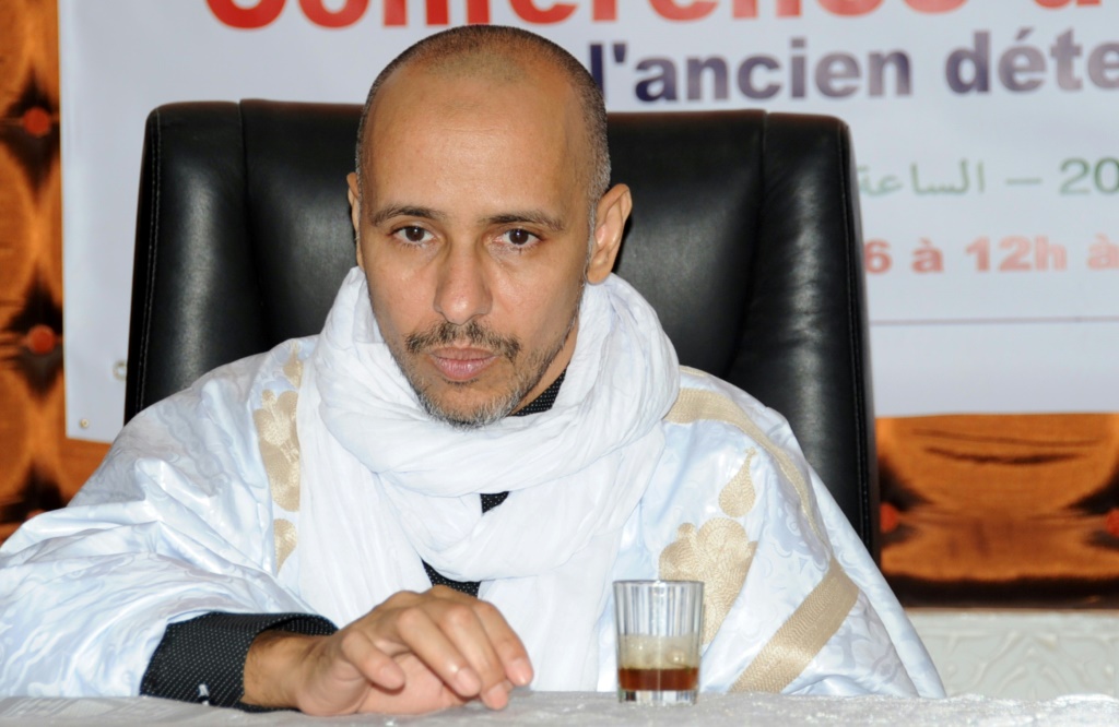 سجين غوانتانامو السابق ، محمد ولد صلاحي ، تم تصويره خلال مؤتمر صحفي في نواكشوط ، موريتانيا في عام 2016 (أ ف ب)