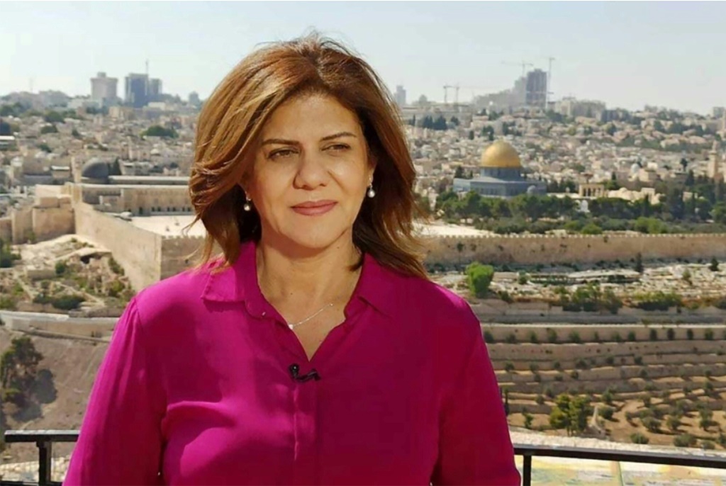 الصحافية الفلسطينية شيرين أبو عاقلة في صورة من الأرشيف2022 (ا ف ب)