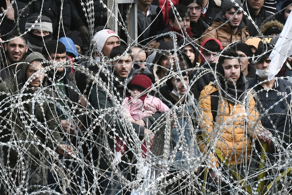  اليونان تنفي إعادة لاجئين من هذا القبيل بشكل غير قانوني على الحدود التركية في عام 2020 (ا ف ب)