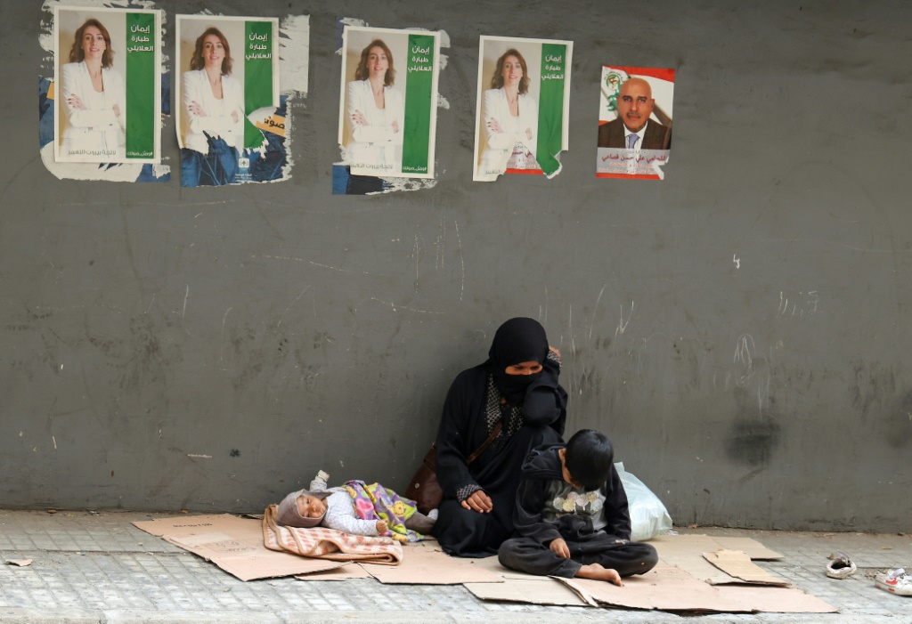 يستعد لبنان للانتخابات النيابية في الوقت الذي تعاني فيه البلاد من أسوأ أزمة اقتصادية منذ عقود تركت معظم السكان في فقر (ا ف ب).