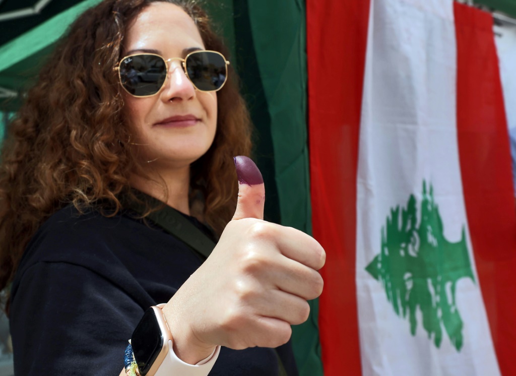 ينتخب لبنان غدا الأحد برلمانا جديدا للمرة الأولى منذ الانفجار (أ ف ب)