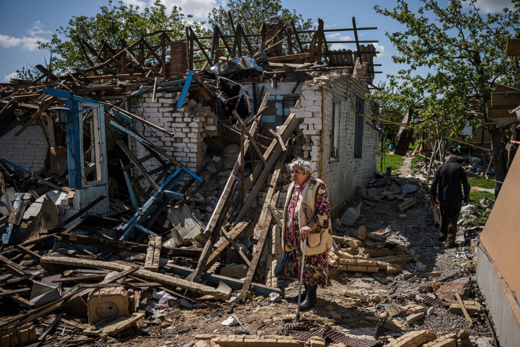 صورة من الدمار التي الحقته القوات الروسية في اوكرانيا (ا ف ب)