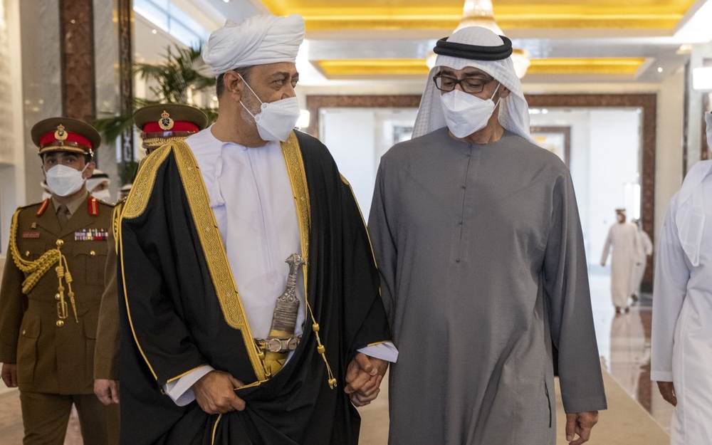  سلطان عمان يهنئ محمد بن زايد بمناسبة انتخابه رئيسًا للإمارات (العمانية)
