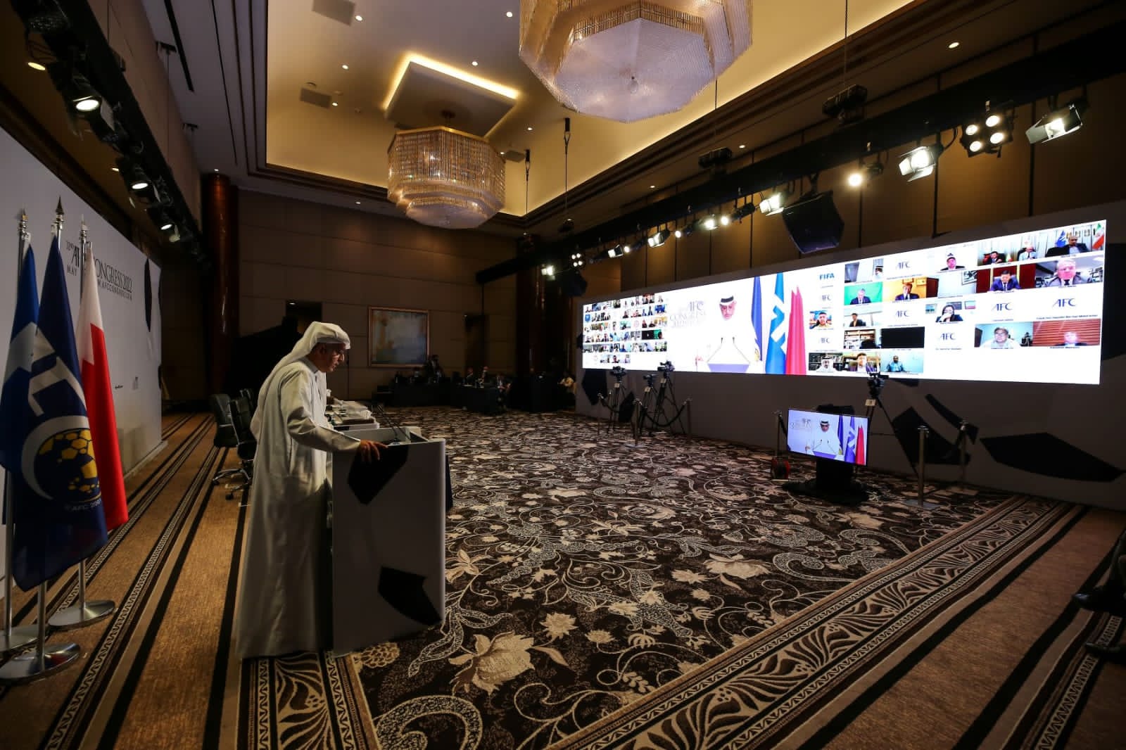 الشيخ سلمان بن إبراهيم خلال إلقاء كلمته في كونجرس الاتحاد الآسيوي (الأمة برس)