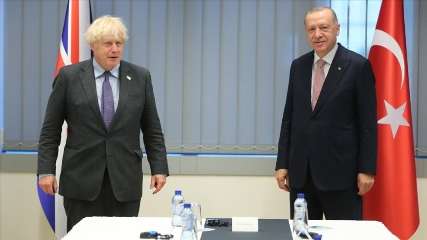 الرئيس التركي رجب طيب أردوغان، ورئيس وزراء بريطانيا بوريس جونسون (الأناضول)