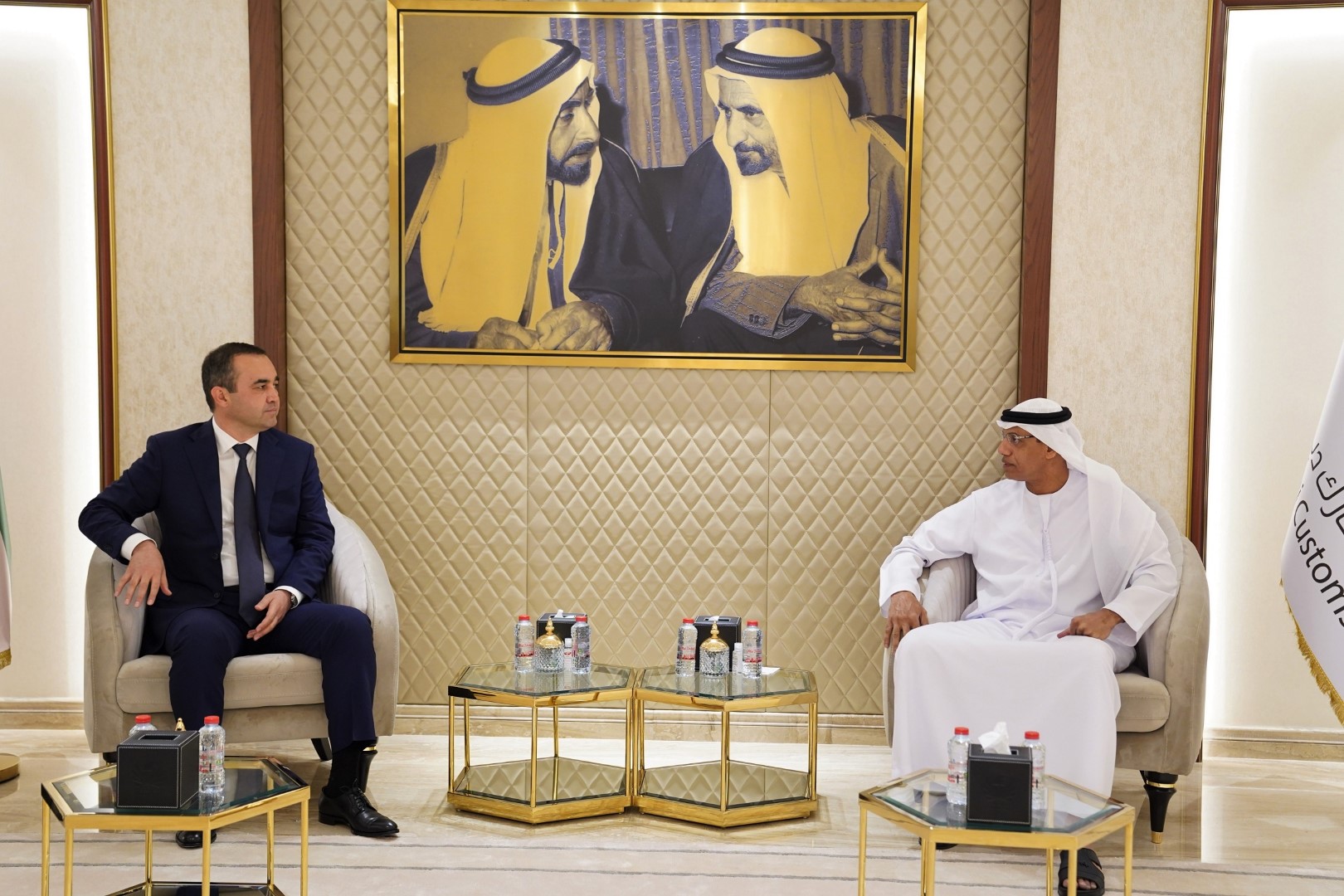 جمارك دبي تبحث تعزيز التعاون والتنسيق مع جمارك أوزبكستان (وام)