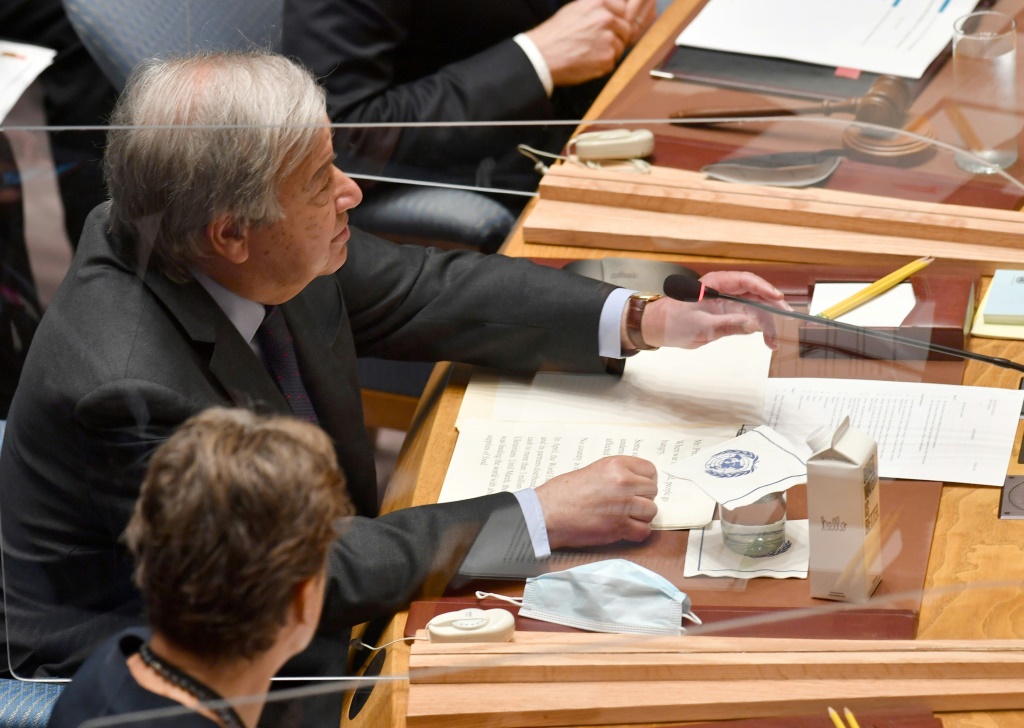    الأمين العام للأمم المتحدة أنطونيو غوتيريش خلال جلسة لمجلس الأمن الدولي في نيويورك في 19 أيار/مايو 2022 (أ ف ب)