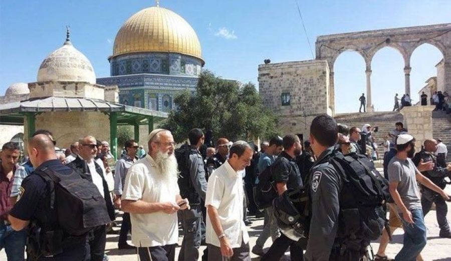 تقرير فلسطيني : عشرات المستوطنين يقتحمون المسجد الأقصى (وفا)