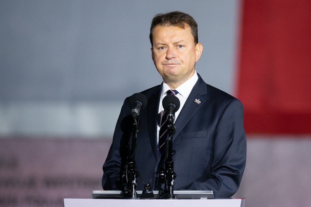 وزير الدفاع البولندي ماريوش بلاشتشاك خلال فعالية في غدانسك في الأول من أيلول/سبتمبر 2020 (ا ف ب)