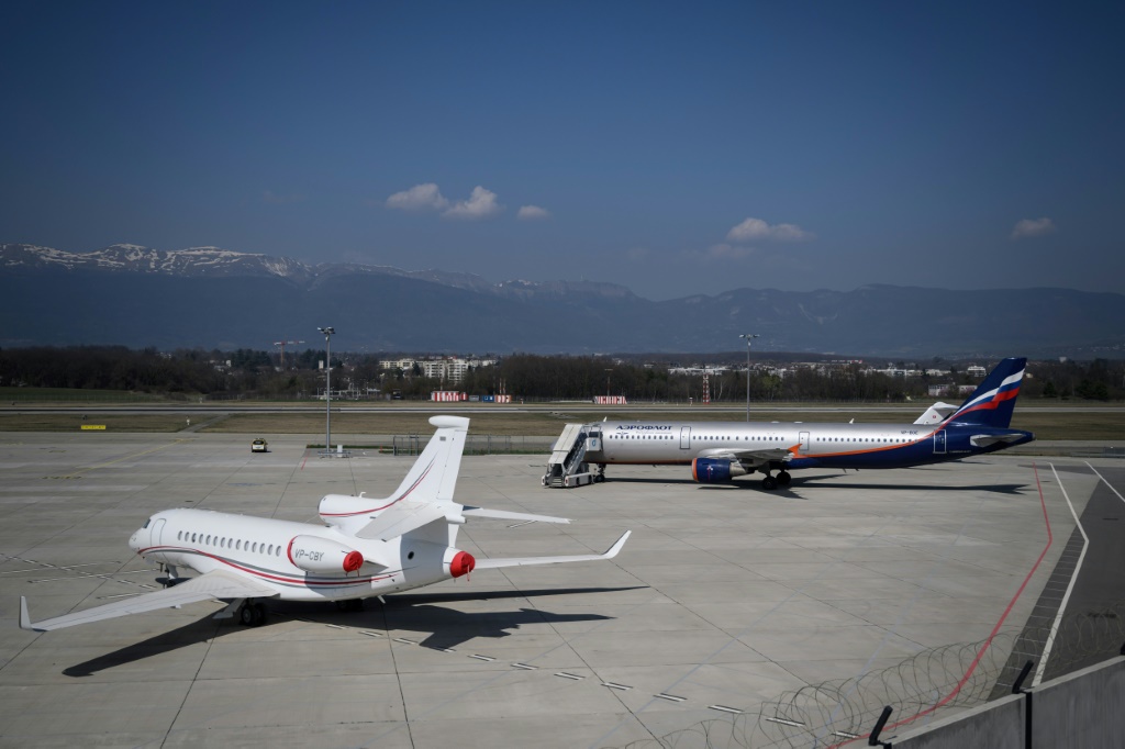  طائرة تابعة لشركة ايروفلوت في مطار جنيف بتاريخ 25 آذار/مارس 2022 (أ ف ب)