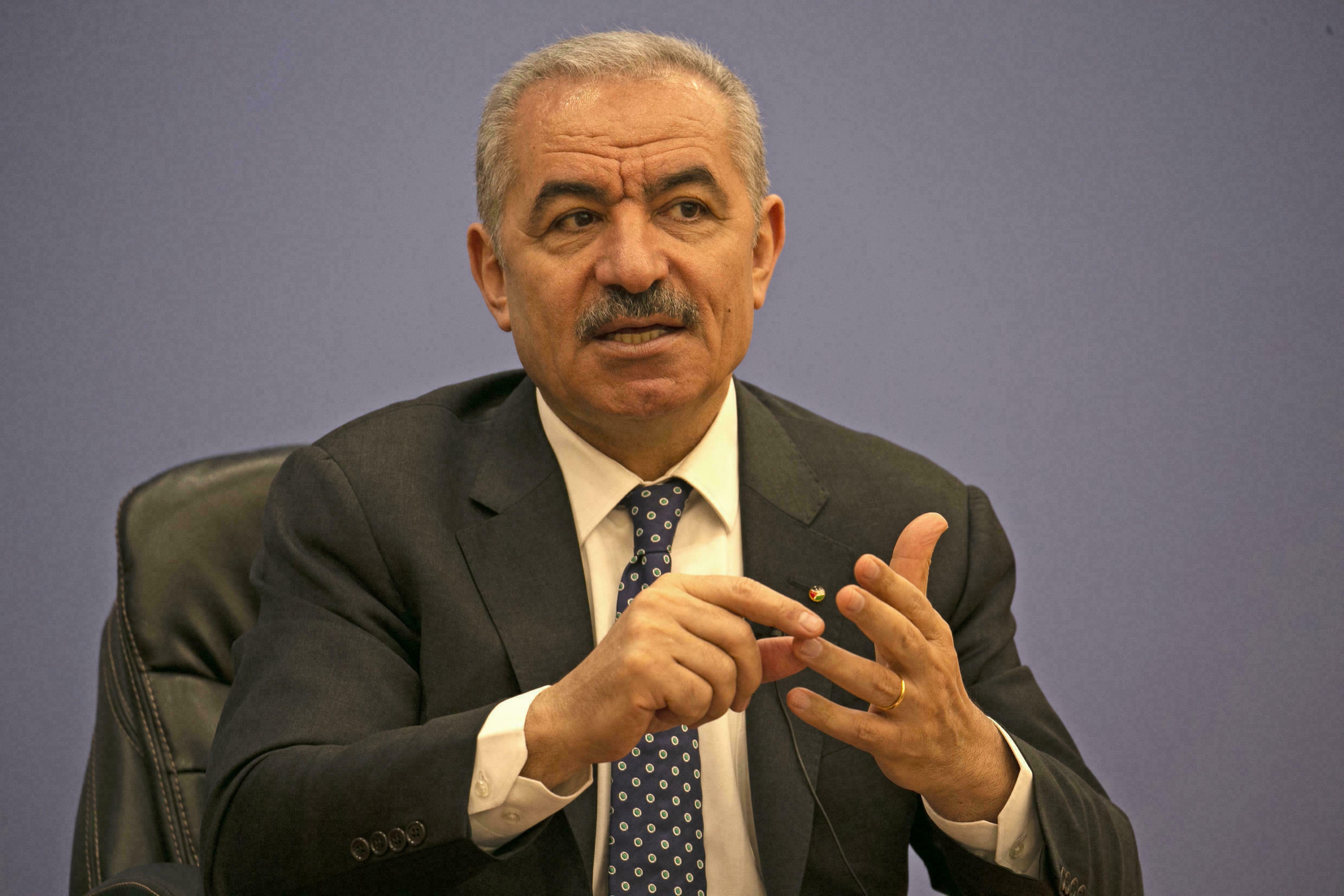 رئيس الوزراء الفلسطيني محمد اشتية (أ ف ب)