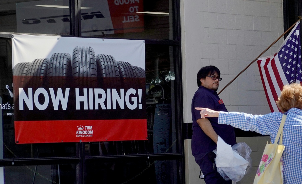 كان الاقتصاديون قد توقعوا عدم تغير طلبات إعانة البطالة مقارنة بالاسبوع السابق (ا ف ب)