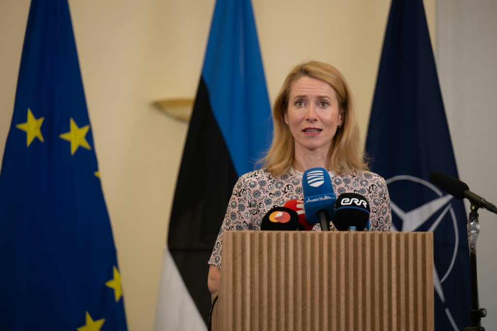 تعقد رئيسة الوزراء الإستونية كاجا كالاس مؤتمرا صحفيا في 3 يونيو 2022 في تالين للتعليق على أزمة حكومة بلدها (ا ف ب)