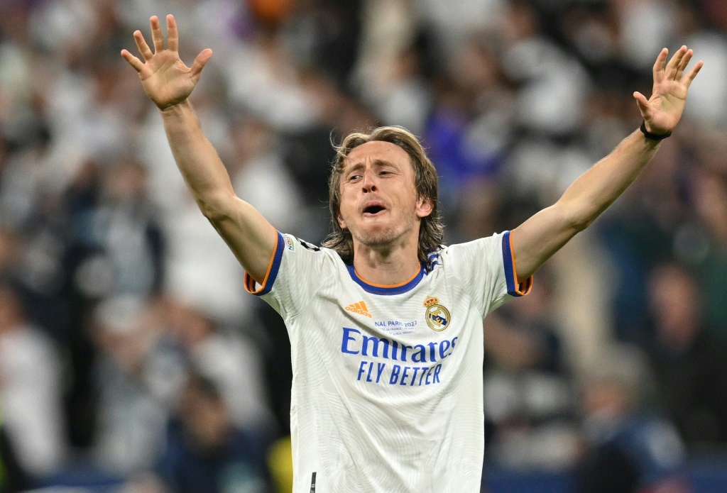 صانع العاب ريال مدريد الكرواتي لوكا مودريتش في لقطة له خلال مباراة فريقه ضد ريال بيتيس في الدوري الاسباني. 20 ايار/مايو 2022 (ا ف ب)