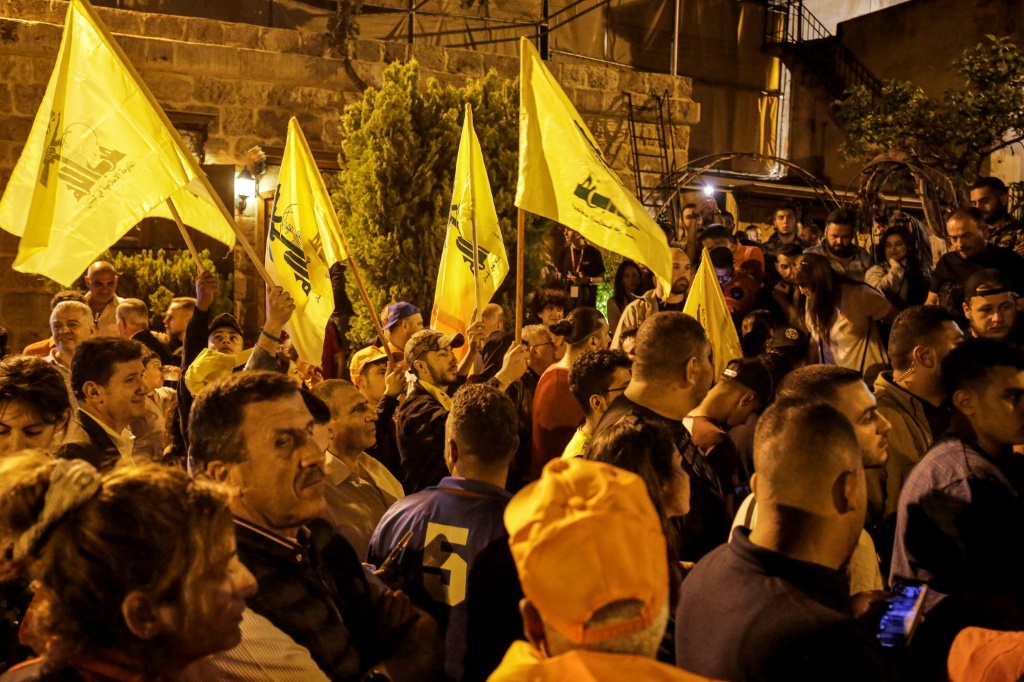 صورة لتجمع انصار حزب الله لبنان (ا ف ب)