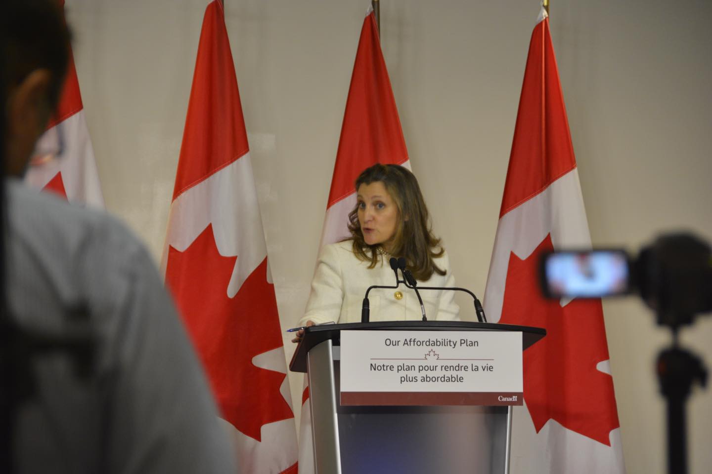 وزيرة المالية الكندية كريستينا فريلاند (ا ف ب)
