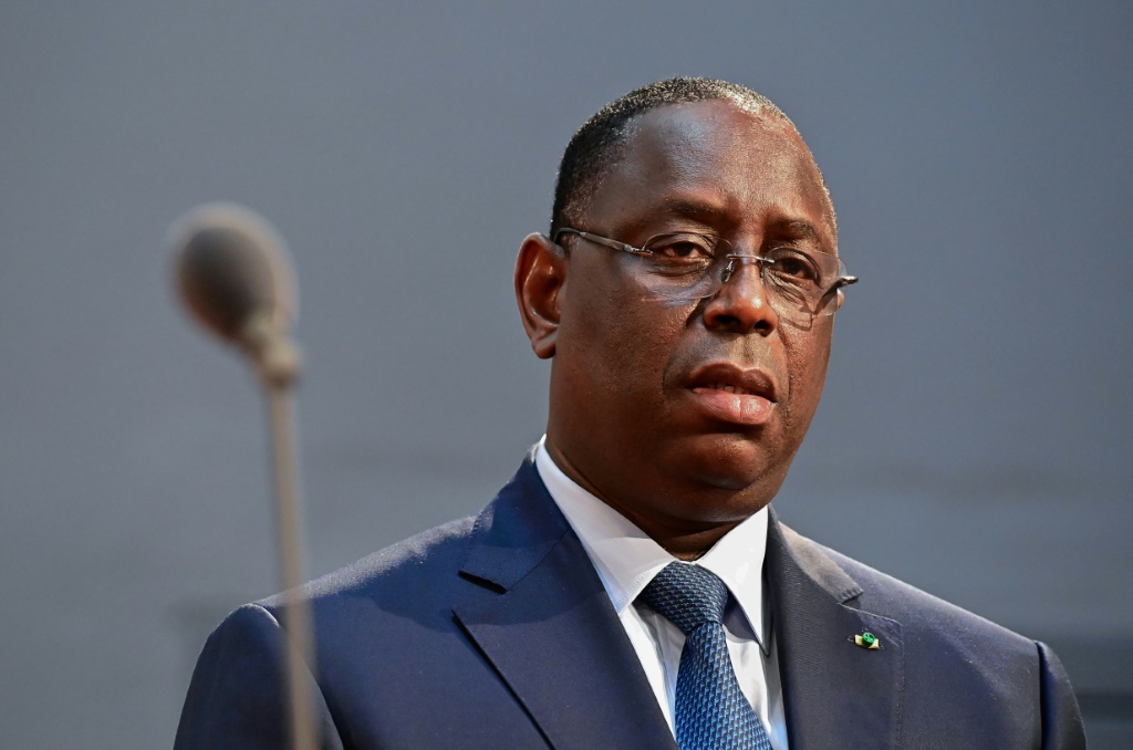 صورة مؤرخة في 3 حزيران/يونيو 2022 لرئيس الاتحاد الافريقي ورئيس السنغال ماكي سال في دكار (ا ف ب)