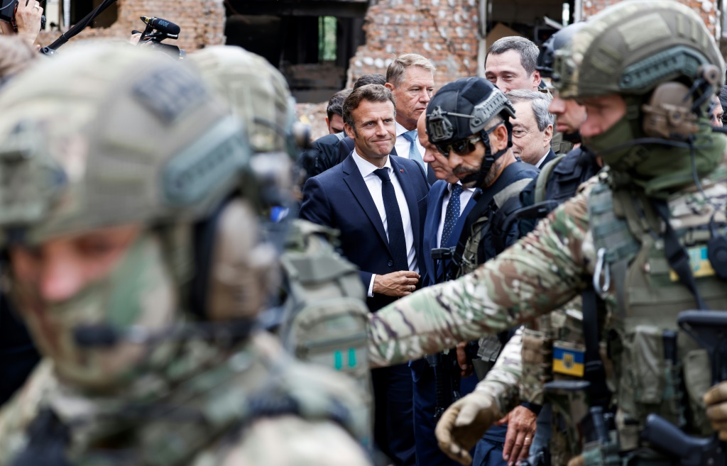 سافر الرئيس الفرنسي إيمانويل ماكرون إلى كييف يوم الخميس للمرة الأولى منذ بدء الحرب في أوكرانيا (ا ف ب)
