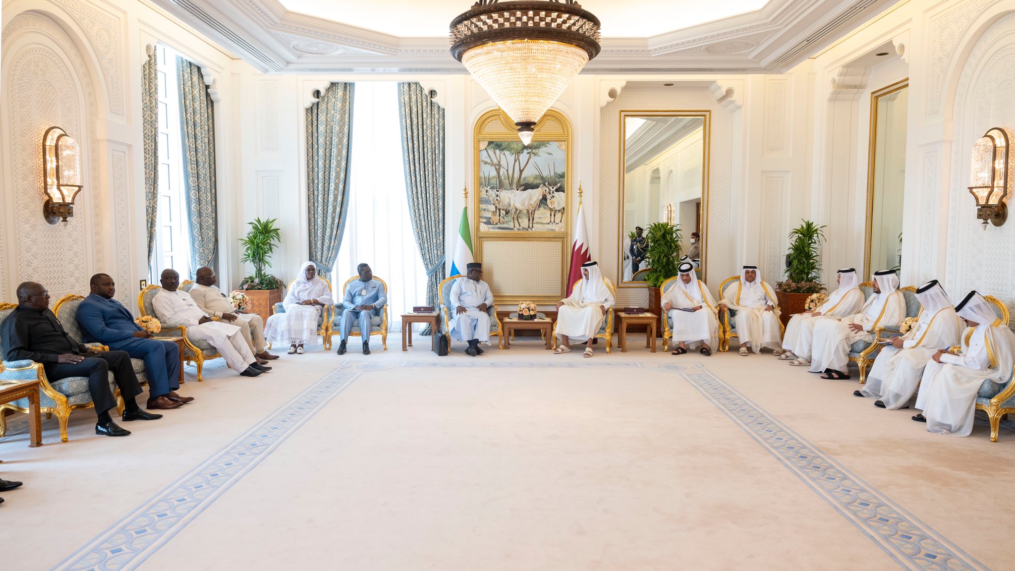 الأمير القطري يعقد جلسة مباحثات رسمية مع رئيس سيراليون (قنا)