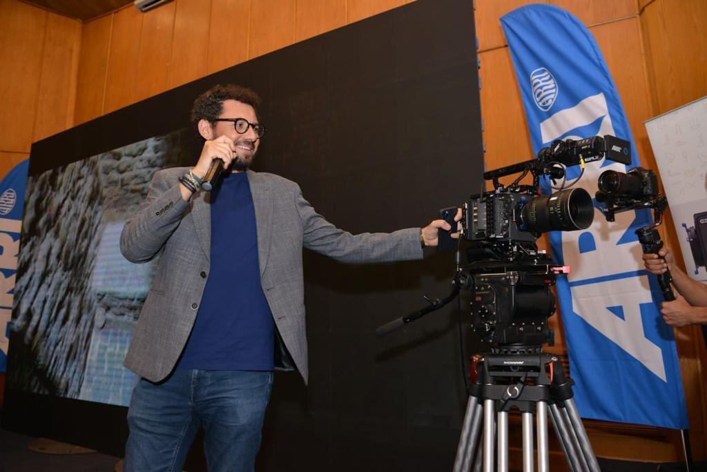 المخرج ومدير التصوير أحمد المرسي يقدم أحدث ابتكارات شركة ARRI العالمية (الأمة برس)