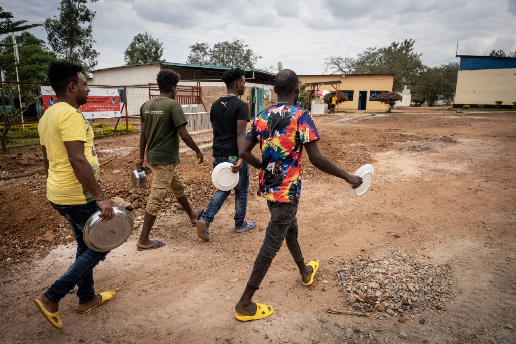 تم افتتاح مركز عبور غاشورة في عام 2019 بعد اتفاق بين حكومة رواندا ومفوضية الأمم المتحدة لشؤون اللاجئين والاتحاد الأفريقي لاستضافة اللاجئين من ليبيا (أ ف ب)