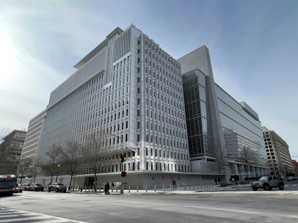    مقر البنك الدولي في واشنطن في 19 كانون الثاني/يناير 2022 (أ ف ب)