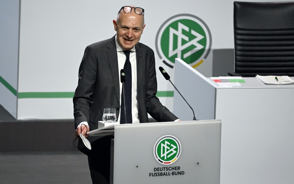 بيرند نويندورف رئيس الاتحاد الألماني لكرة القدم (ا ف ب)
