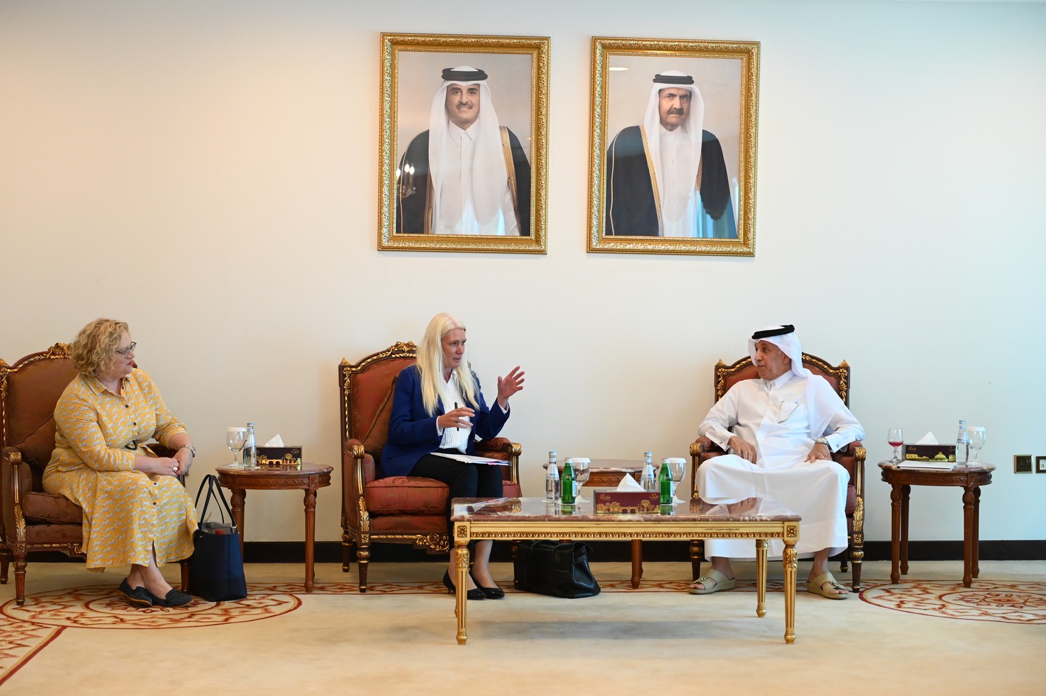وزير الدولة للشؤون الخارجية يجتمع مع وزيرة الدولة لشؤون الشرق الأوسط وآسيا بالخارجية البريطانية(قنا)