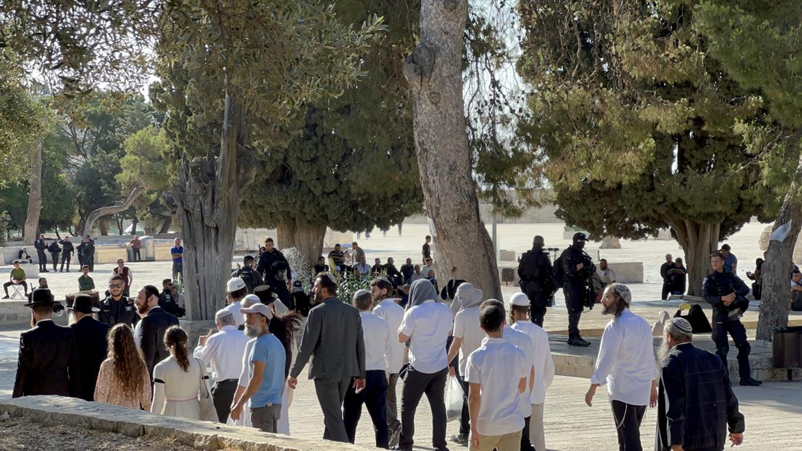 مصادر فلسطينية : عشرات المستوطنين يقتحمون المسجد الأقصى (وفا)